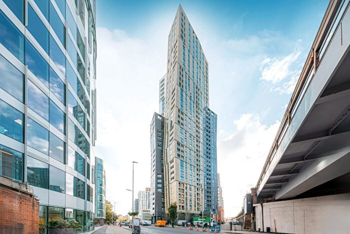 2 Bedroom Flat To Rent In Wandsworth Road, London, SW8