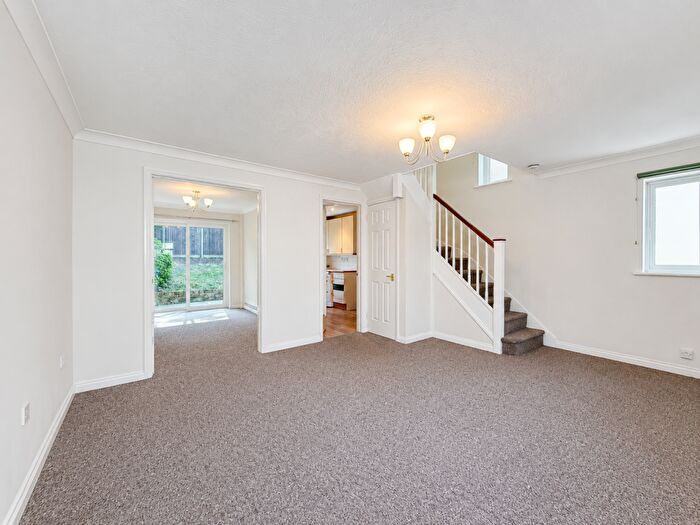 3 Bedroom Semi-Detached House To Rent In Lomond Gardens, Selsdon, CR2