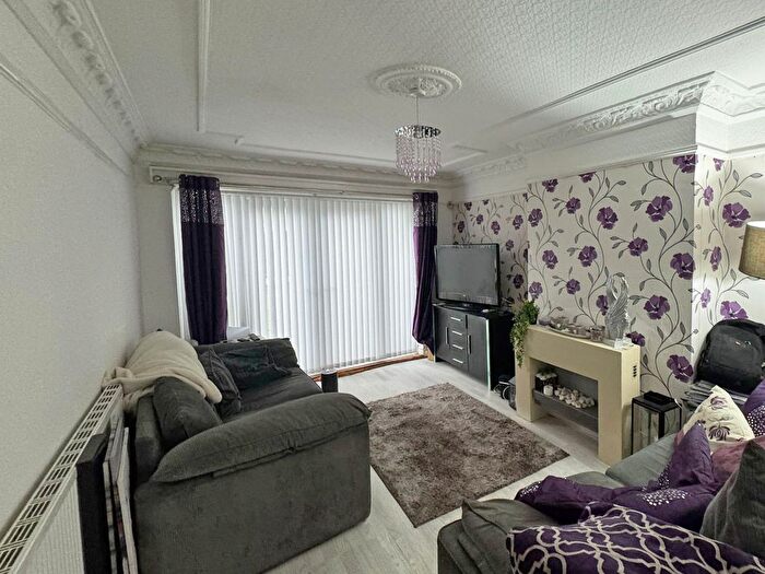 2 Bedroom Semi-Detached House For Sale In Mottram Close, Liverpool, L33