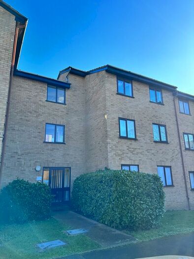 1 Bedroom Apartment To Rent In Millhaven Close, Romford, RM6