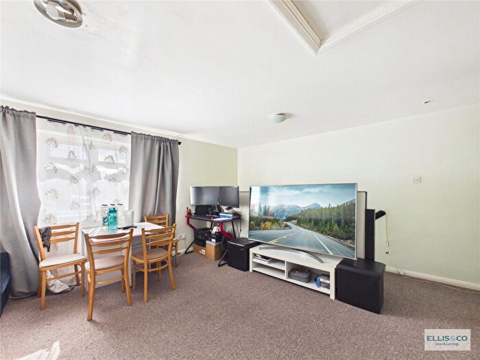 1 Bedroom Apartment To Rent In Roch Avenue, Edgware, Middlesex, HA8
