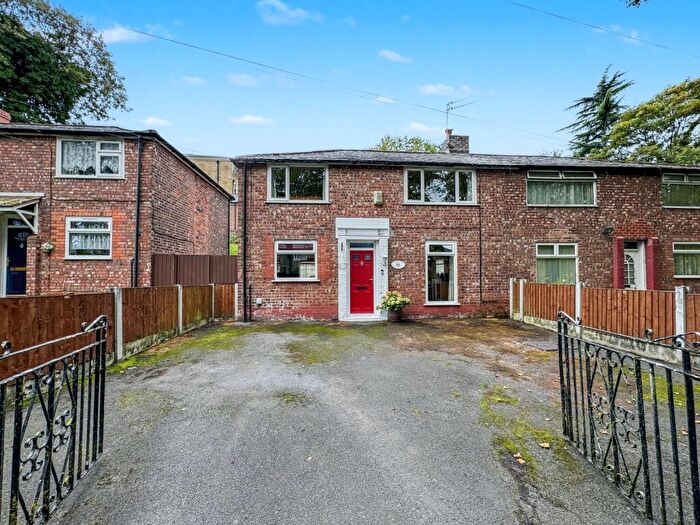 3 Bedroom Semi-Detached House For Sale In Bannerman Avenue, Prestwich, M25