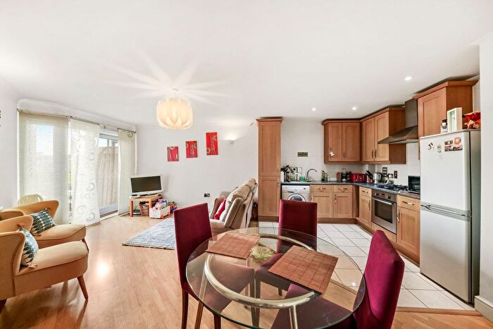 1 Bedroom Flat For Sale In Cerise Court, Drinkwater Road, Harrow, HA2