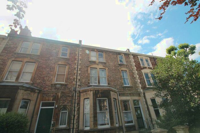Studio To Rent In Garden Flat, Whatley Road, Clifton, Bristol, BS8