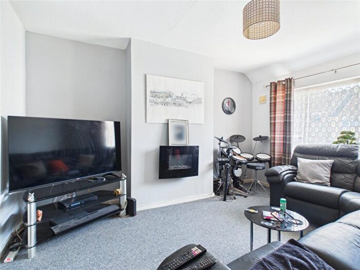 1 Bedroom Apartment For Sale In Gay Elms Road, Bristol, BS13