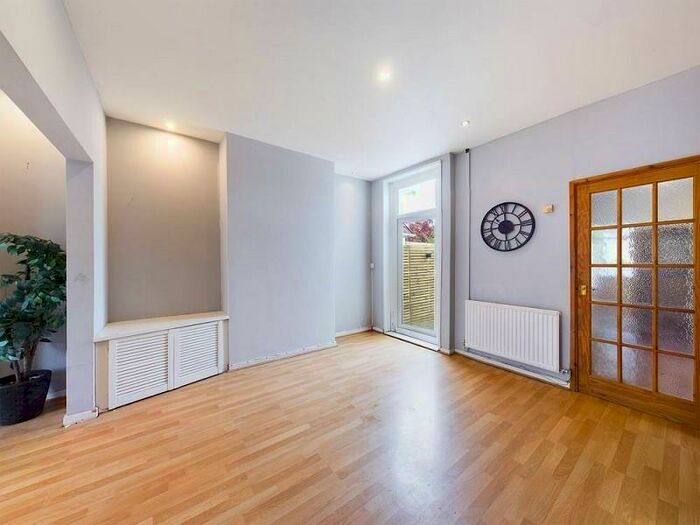 3 Bedroom Terraced House To Rent In Pantbach Road, Birchgrove, Cardiff