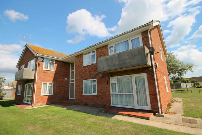 2 Bedroom Flat To Rent In Grafton Court, Selsey, PO20