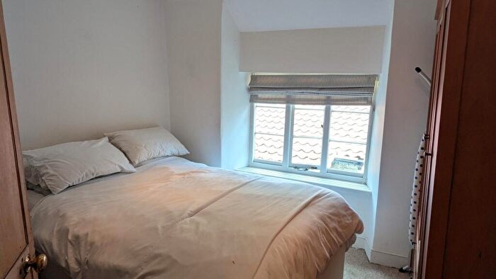 2 Bedroom Cottage For Sale In St Thomas Street, Wells, BA5