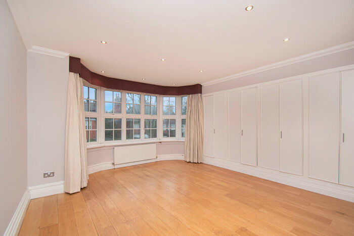 1 Bedroom Flat To Rent In Wadham Gardens, Primrose Hill, NW3