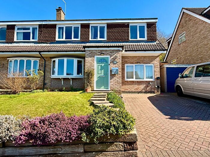 4 Bedroom Semi-Detached House For Sale In The Fairway, Daventry, NN11