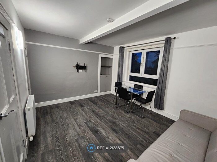 2 Bedroom Flat To Rent In Prestonfield Avenue, Edinburgh, EH16