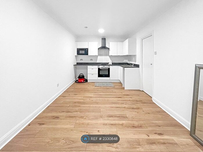 1 Bedroom Flat To Rent In Dukes Court, London, SE13