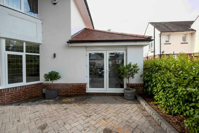 1 Bedroom Flat To Rent In East Avenue, Bournemouth, BH3