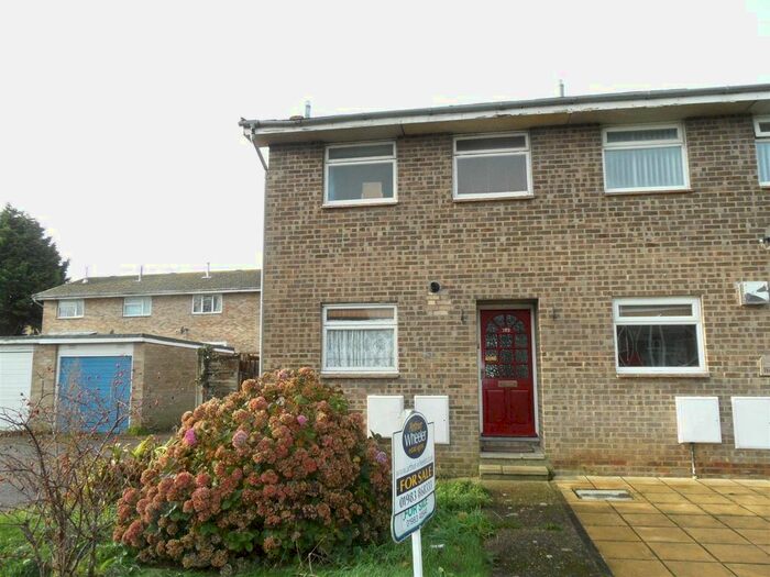 Semi-Detached House To Rent In Perowne Way, Sandown, PO36