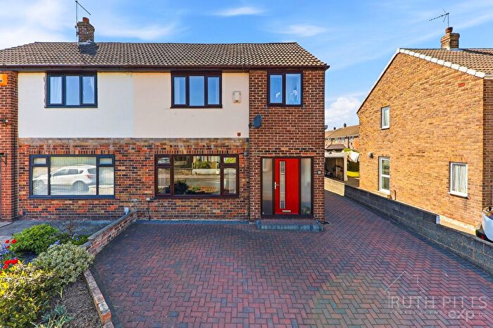 2 Bedroom Semi-detached House For Sale In Malvern Road, Knottingley, WF11