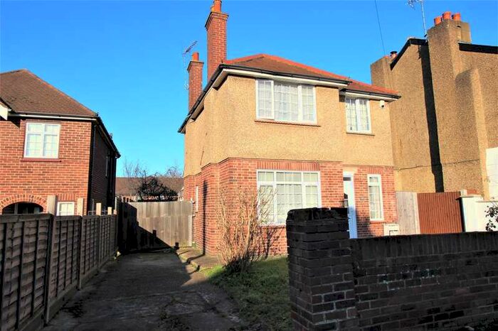 4 Bedroom Detached House To Rent In Montague Road, Uxbridge, , UB8