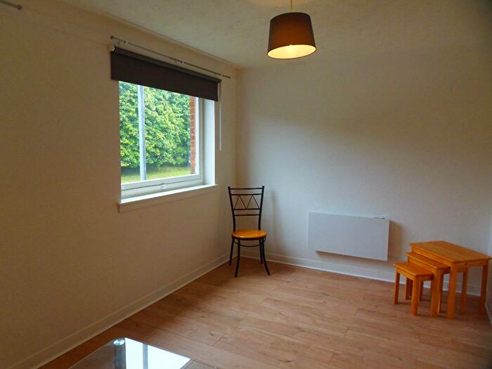 1 Bedroom Flat To Rent In Dumbarton Road, Whiteinch, Glasgow, G14