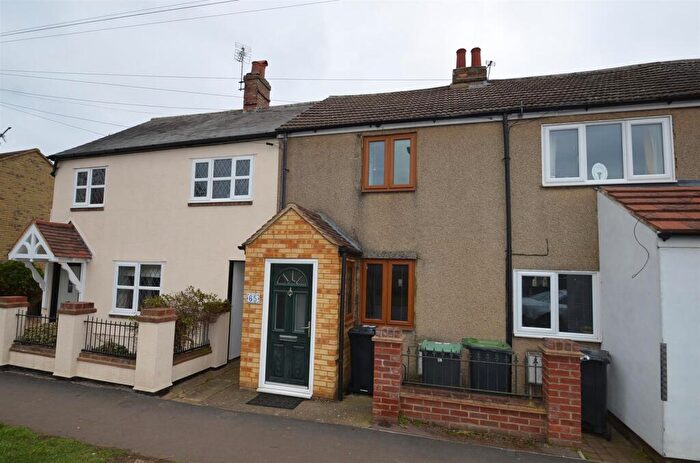 2 Bedroom Cottage To Rent In Hitchin Road, Shefford, SG17