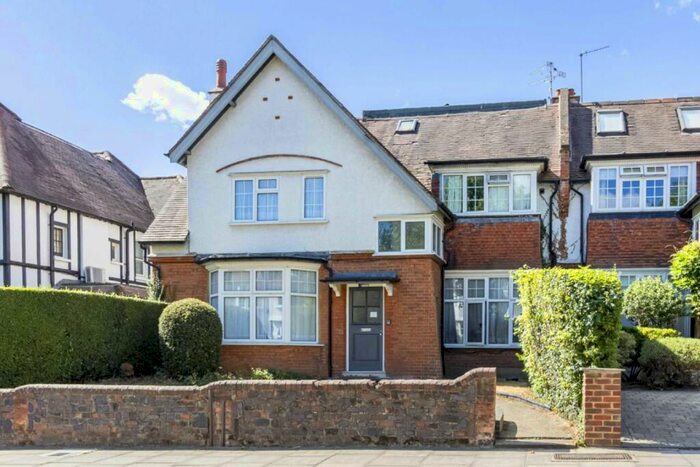 Studio To Rent In Arden Road, Finchley, N3