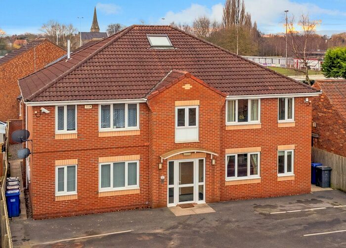 2 Bedroom Flat For Sale In Flaxley Road, Selby, North Yorkshire, YO8