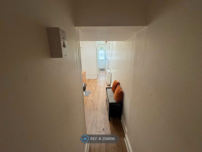 1 Bedroom Flat To Rent In King Edwards Road, Swansea, SA1