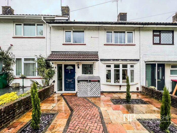 3 Bedroom Terraced House To Rent In Evelyn Walk, Crawley, RH10