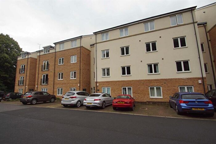 2 Bedroom Apartment To Rent In Holly Way, Leeds, LS14