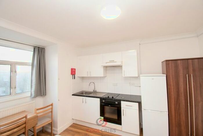 Studio To Rent In Warwick Road, London, SW5