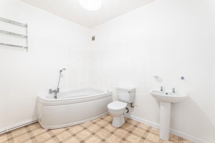 4 Bedroom Detached House For Sale In Station Road, Ystradgynlais, Swansea, West Glamorgan, SA9