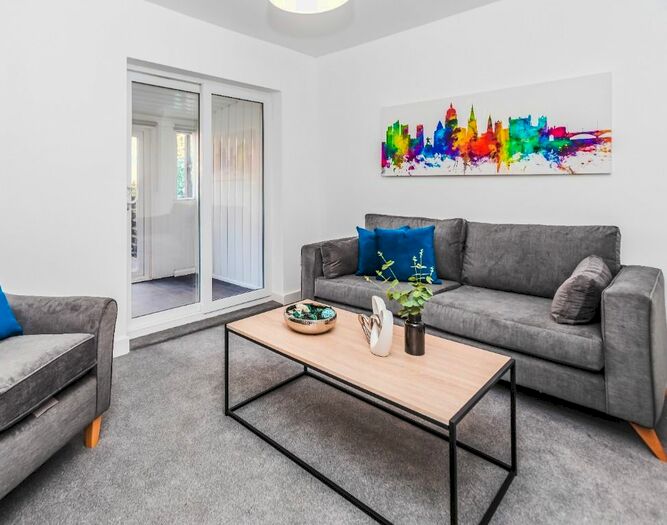 3 Bedroom Semi-Detached House To Rent In Carisbrooke Avenue, Beeston, Nottingham, NG9