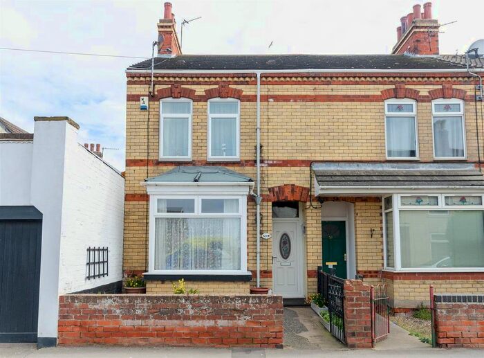 3 Bedroom End Terrace House For Sale In Arthur Street, Withernsea, HU19