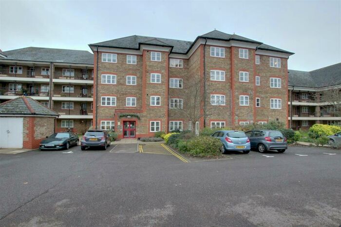 2 Bedroom Retirement Property To Rent In Newsholme Drive, London, N21