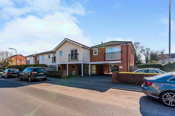 2 Bedroom Flat To Rent In Mansel Road East, Southampton, SO16