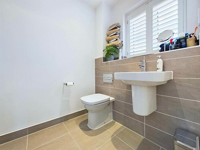 3 Bedroom Detached House For Sale In Harrow Road, Longwick - Stunning Three Bedroom Modern Home, HP27