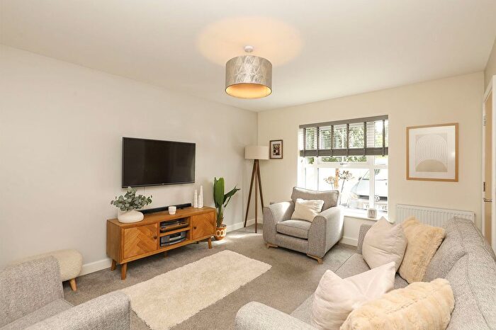 4 Bedroom Detached House For Sale In Tivey Road, Eckington, S21