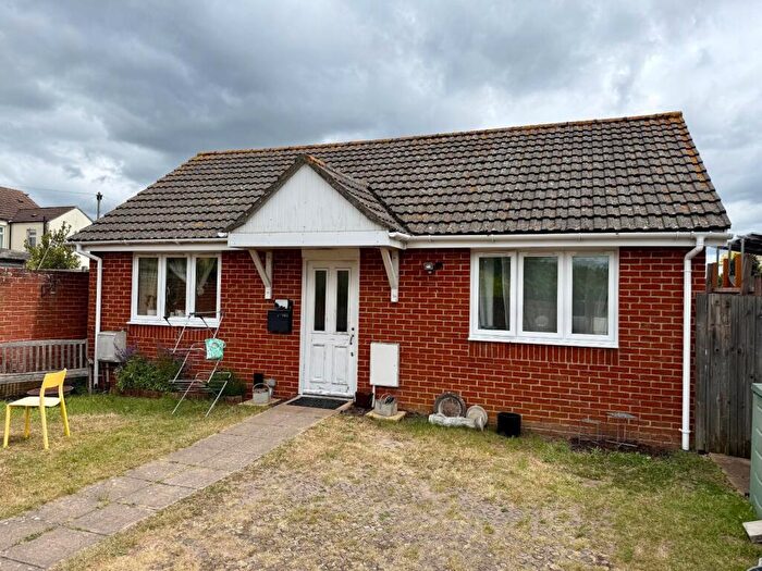 2 Bedroom Bungalow To Rent In Richmond Road, Southampton, Hampshire, SO15