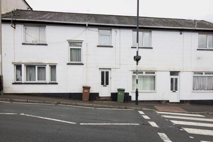 2 Bedroom Flat To Rent In High Street, Abercarn, Newport NP11
