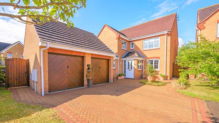 4 Bedroom Detached House For Sale In Ilex Close, Hampton Hargate, PE7