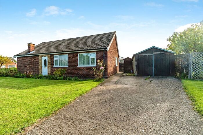 3 Bedroom Detached Bungalow For Sale In Stainton Drive, Immingham, DN40