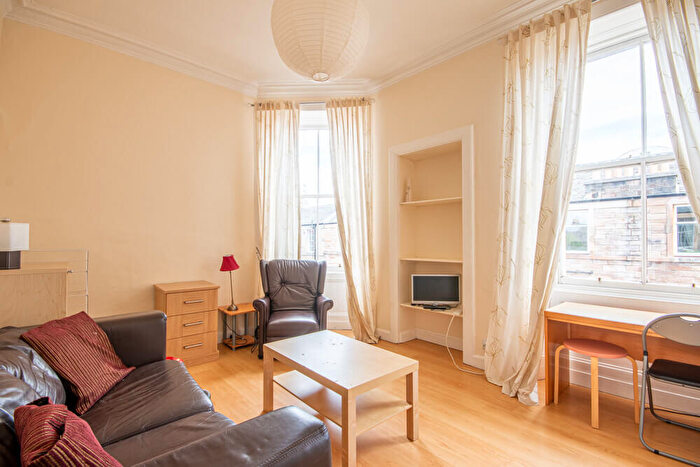 2 Bedroom Flat To Rent In L Moncrieff Terrace, Edinburgh, EH9