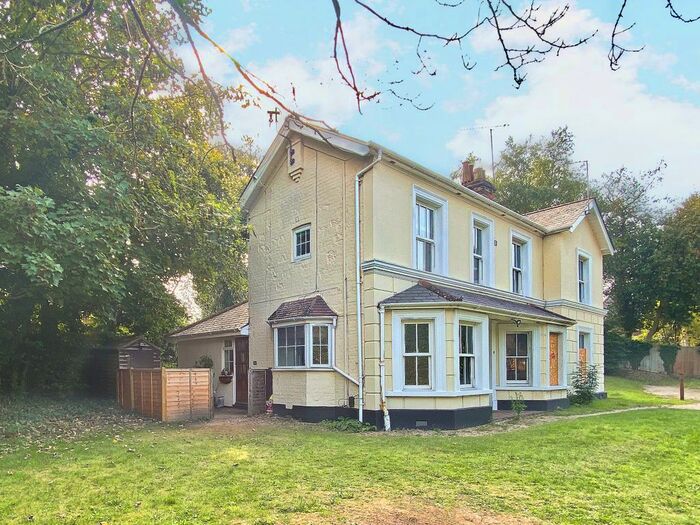 1 Bedroom Maisonette To Rent In Rosary Lodge, Ship Alley, Farnborough, GU14