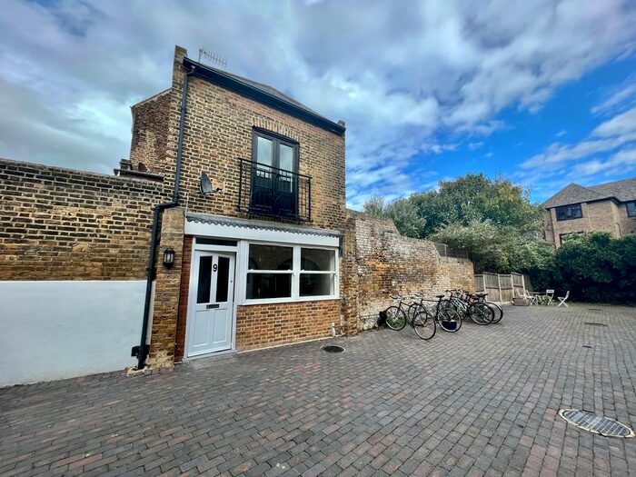 1 Bedroom Detached House To Rent In Margate, CT9