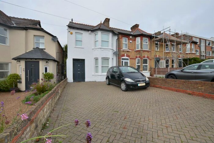 3 Bedroom End Of Terrace House To Rent In Church Hill, Loughton, IG10