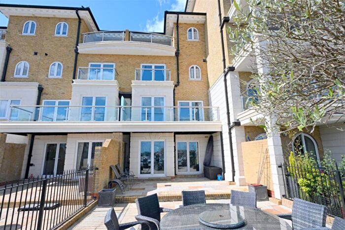 4 Bedroom Town House For Sale In Hamilton Quay, Sovereign Harbour, Eastbourne, BN23