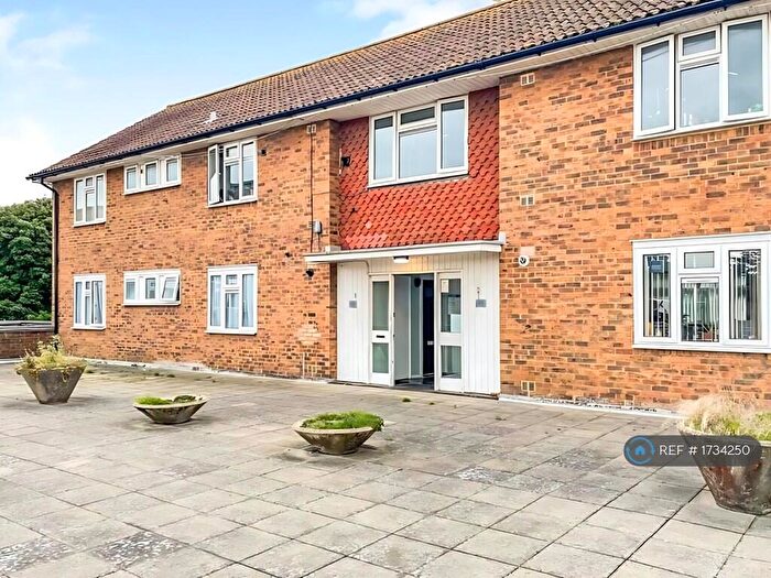 3 Bedroom Flat To Rent In Southwick Square, Southwick, Brighton, BN42