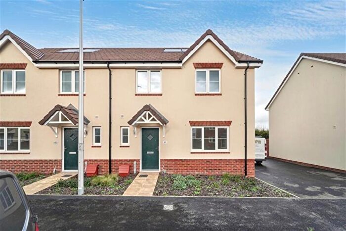 4 Bedroom Semi Detached House To Rent In Bedroom Semi Detached House In Rowland Way, Exeter, EX2