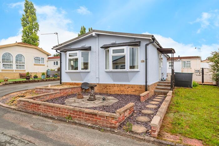 2 Bedroom Mobile/park Home For Sale In Cheveley Park, Grantham, NG31