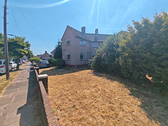 2 Bedroom End Of Terrace House For Sale In Marconi Way, Southall, UB1