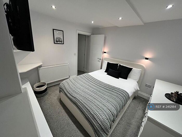 1 Bedroom Flat To Rent In East Parade, Harrogate, HG1