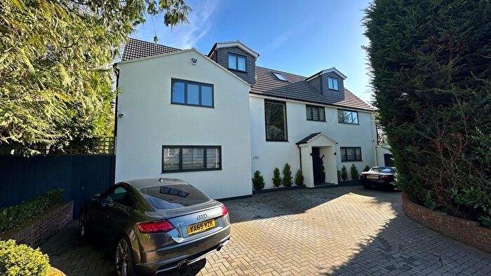 5 Bedroom Detached House For Sale In The Drive, Radlett, WD7